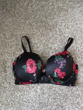 Soma Stunning Push Up Size 40DD Black Bra with Red Floral & Green Leaf Accents